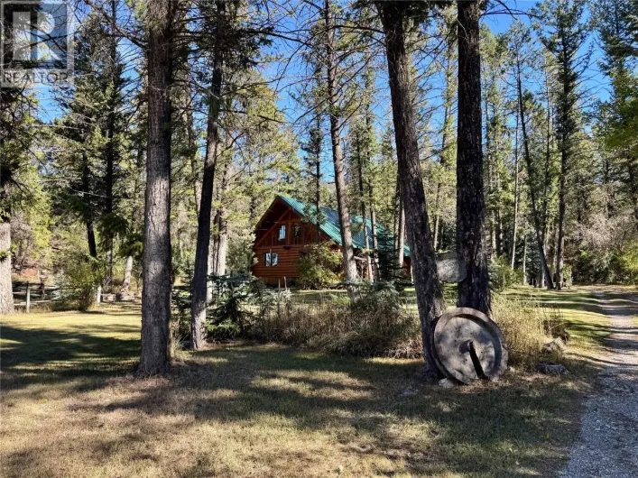 4892 Ogilvey Avenue, Fairmont Hot Springs
