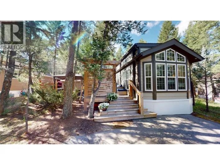 4893 Lynx Crescent, Radium Hot Springs