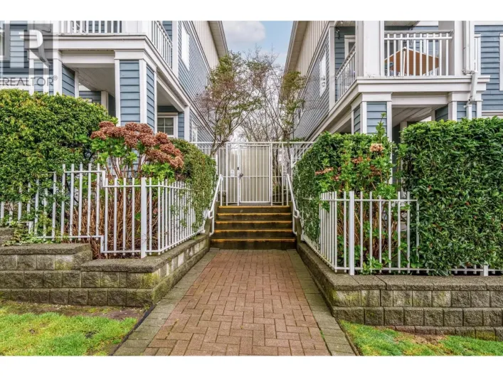49 123 SEVENTH STREET, New Westminster