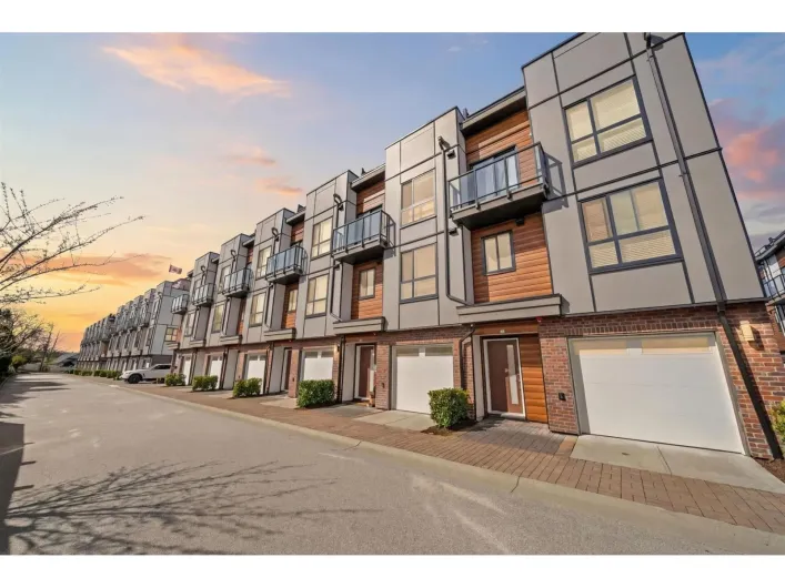 49 19760 55 AVENUE, Langley
