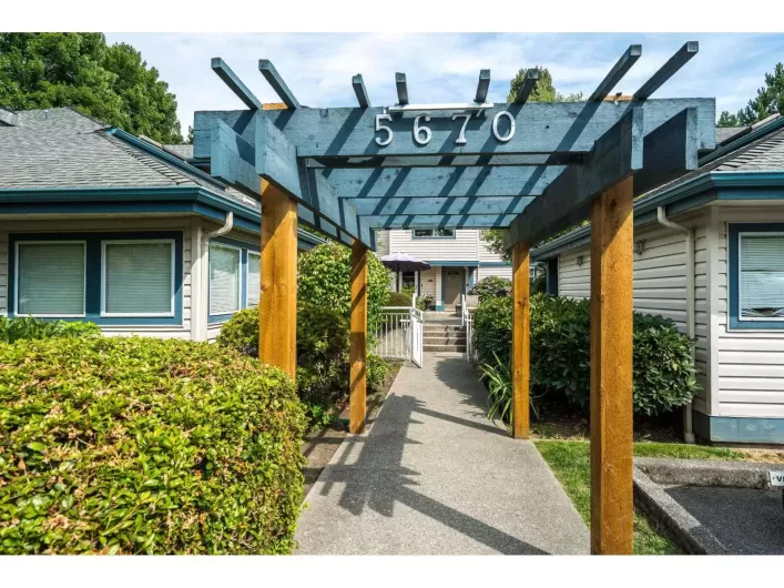 49 5670 208 STREET, Langley