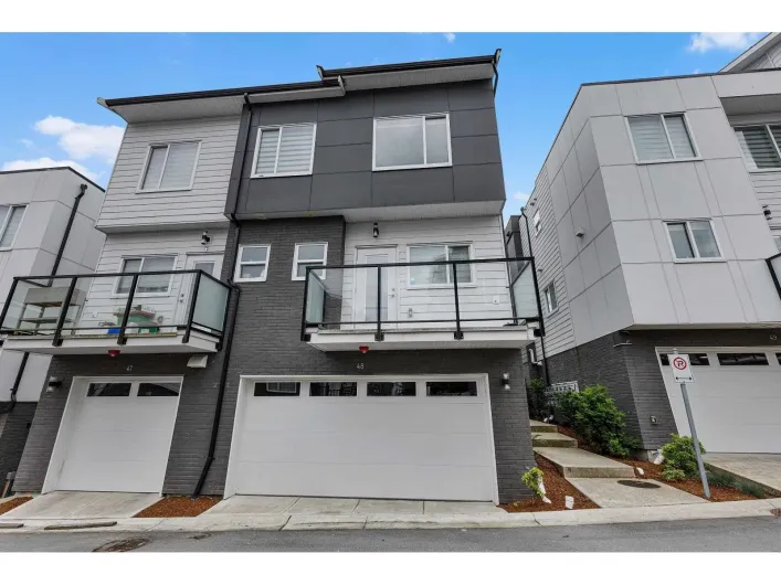 49 9652 162A STREET, Surrey