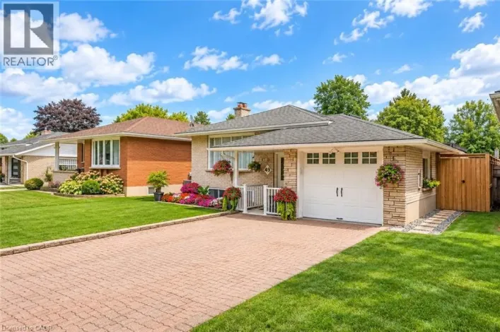 House for sale: 49 CARNABY Crescent, Kitchener