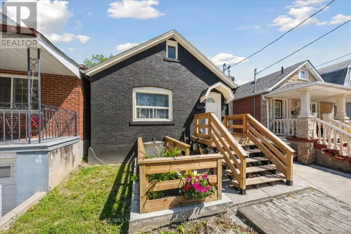 49 CORDELLA AVENUE, Toronto