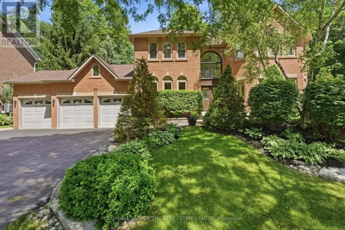 49 FALLING LEAF COURT, Aurora