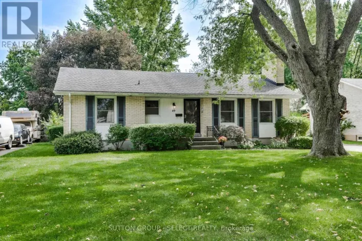 49 MCLEOD CRESCENT, London North