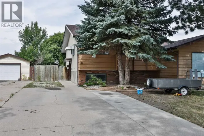 49 Meadowlark Boulevard N, Lethbridge
