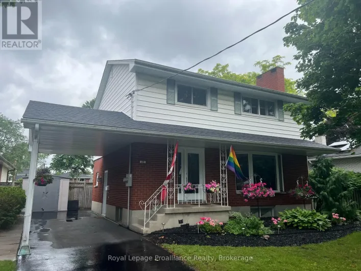 49 PLAZA SQUARE, Belleville
