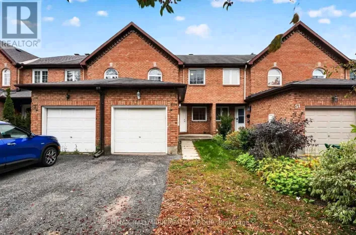 Row / Townhouse for sale: 49 ROBARTS CRESCENT, Ottawa