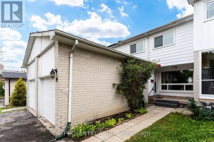 49 WHITELEAS AVENUE, Toronto