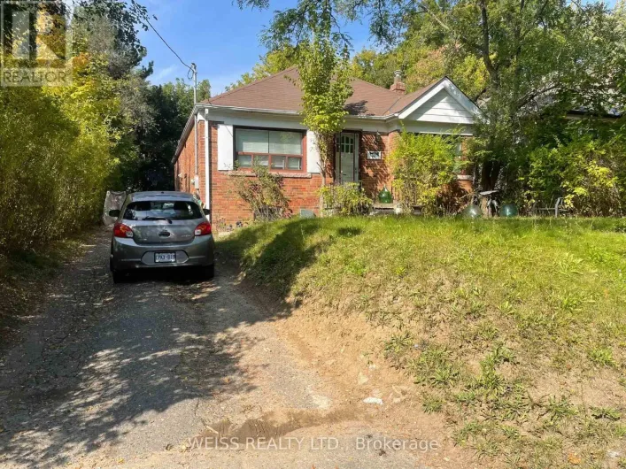 House for sale: 490 COLDSTREAM AVENUE E, Toronto