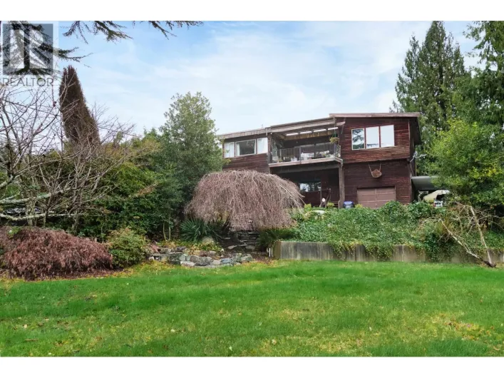 4908 LAUREL AVENUE, Sechelt
