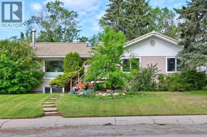 4911 43 Street SW, Calgary