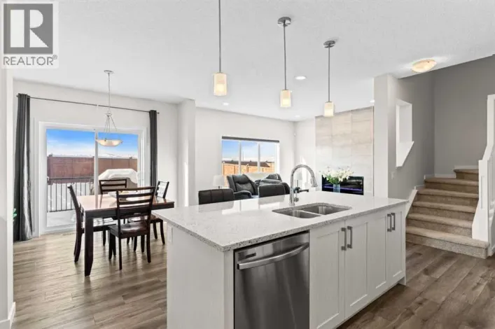 492 Chinook Gate Square SW, Airdrie