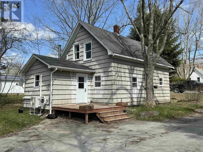 492 Highway 8, Milton