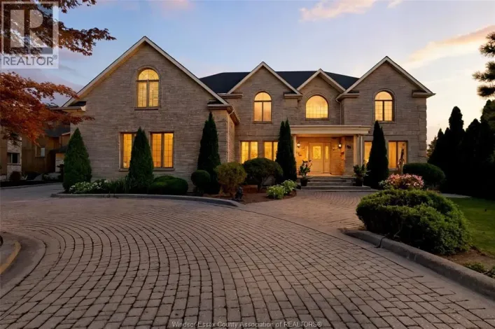 492 OLD TECUMSEH, Lakeshore