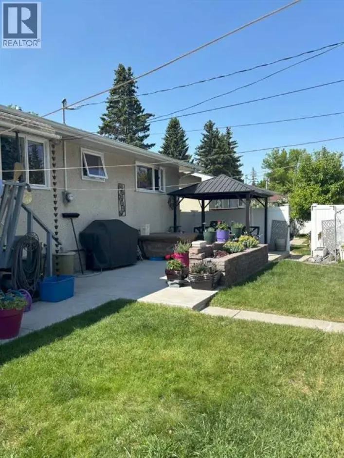 4924 40 Avenue NW, Calgary
