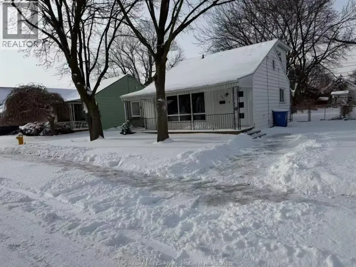 493 JOSEPHINE STREET, Windsor