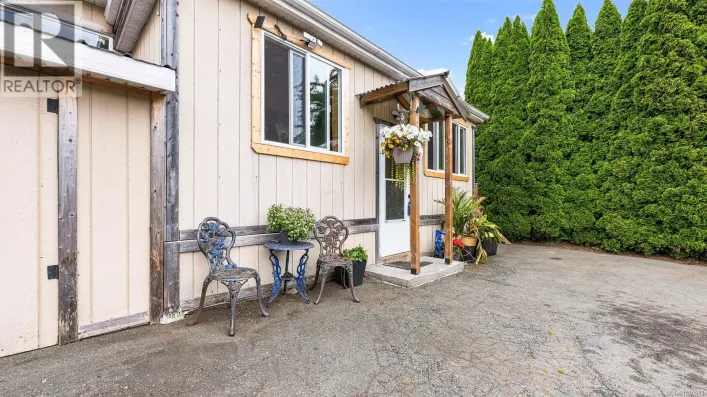 4931 Island Hwy N, Courtenay