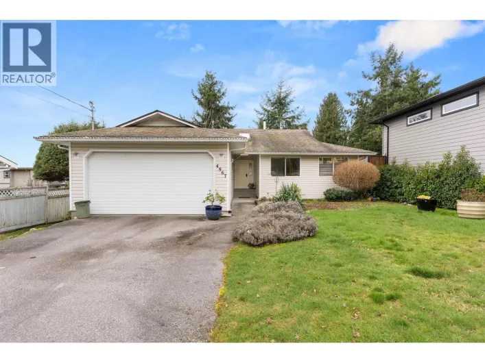 4967 LAUREL AVENUE, Sechelt