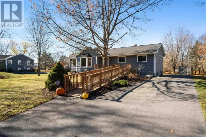 4975 East River East Side Road, Plymouth