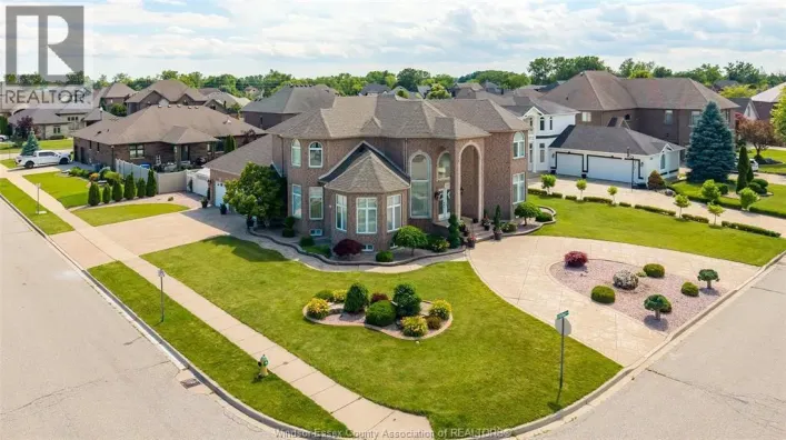 498 CLYDESDALE, Lakeshore