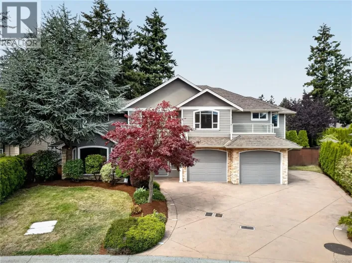 4982 La Quinta Pl, Saanich