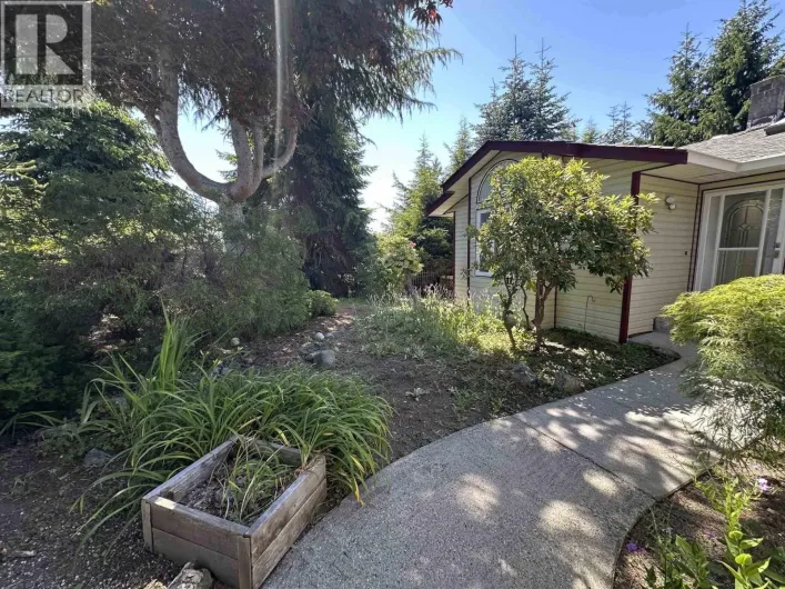 4987 LAUREL AVENUE, Sechelt