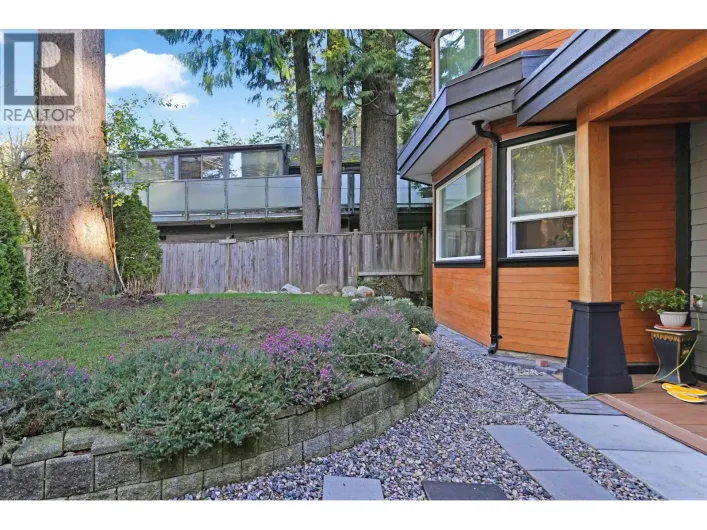 4990 CAPILANO ROAD, North Vancouver