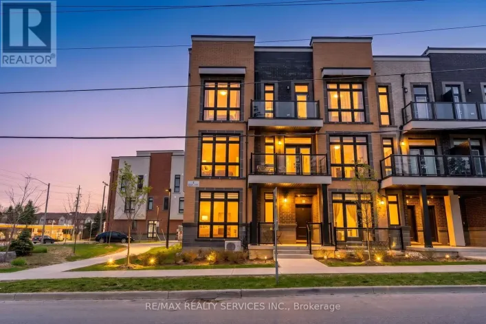 5 - 1 BOND CRESCENT, Richmond Hill