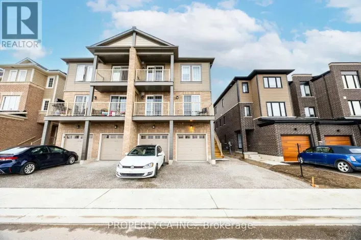 Row / Townhouse for rent: 5 - 11 TOBIAS LANE, Barrie