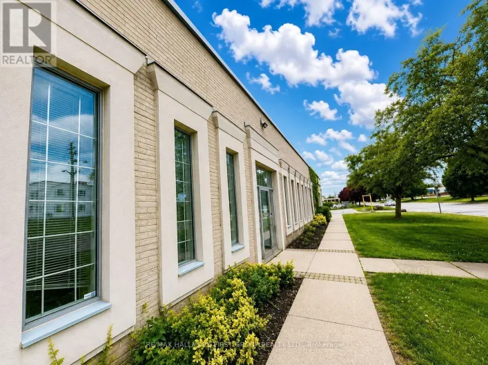 5 - 126 COMMERCIAL AVENUE, Ajax