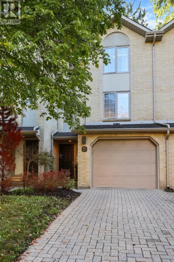 5 - 1399 COMMISSIONERS ROAD W, London South