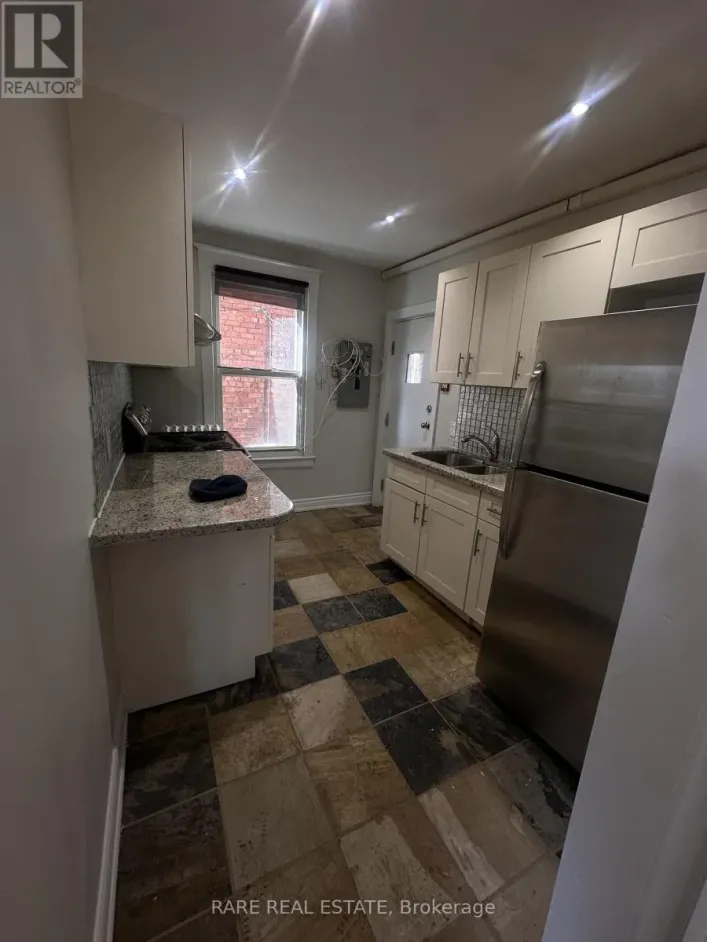 5 - 196 ROBERT STREET, Toronto