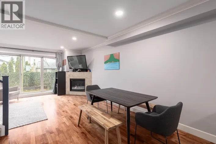 5 215 E 4TH STREET, North Vancouver