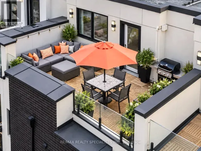 5 - 24 FIELDWAY ROAD, Toronto