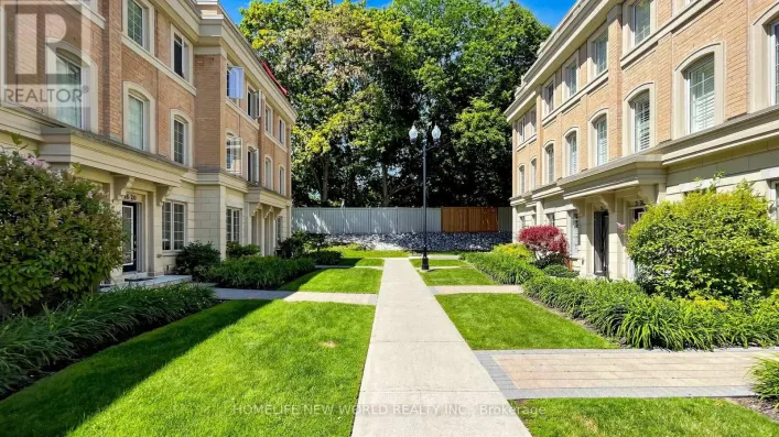 5 - 30 HARGRAVE LANE, Toronto