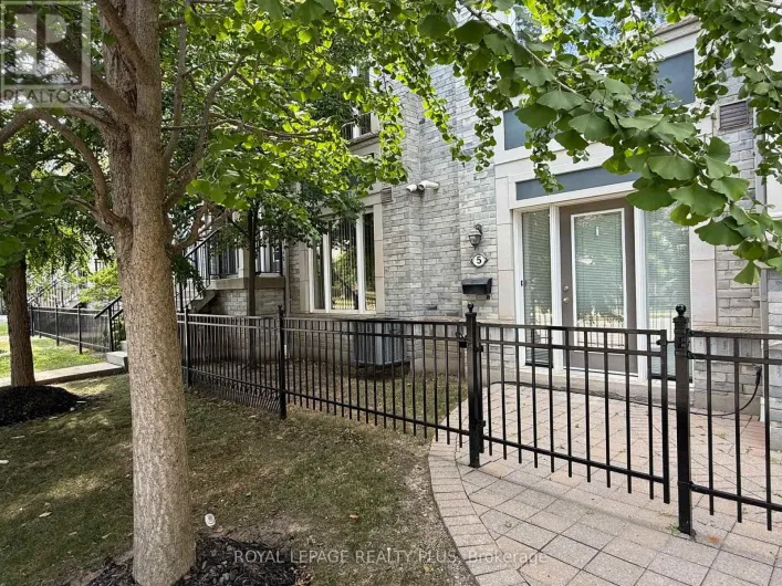 5 - 3015 DESTINATION DRIVE, Mississauga