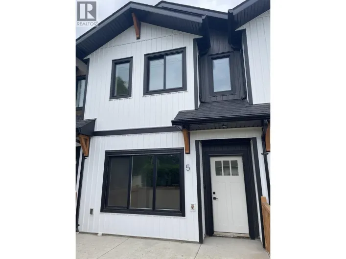 5 3302 EBY STREET, Terrace