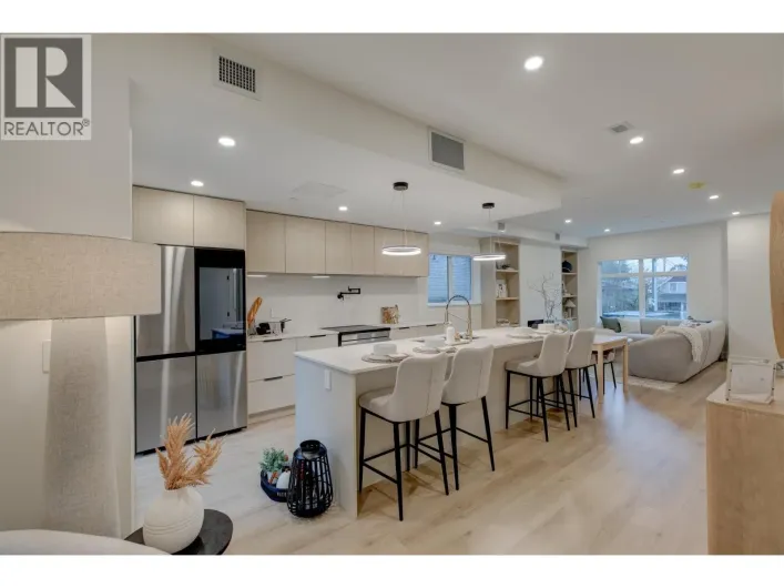 5 339 KEARY STREET, New Westminster