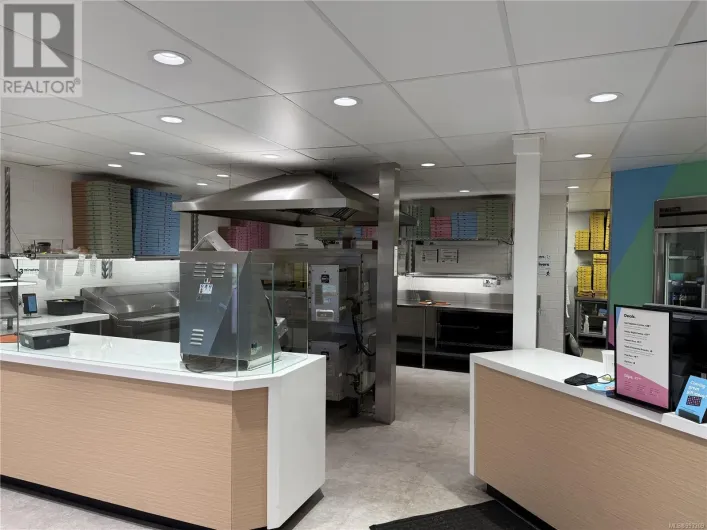 5 3690 Shelbourne St, Saanich