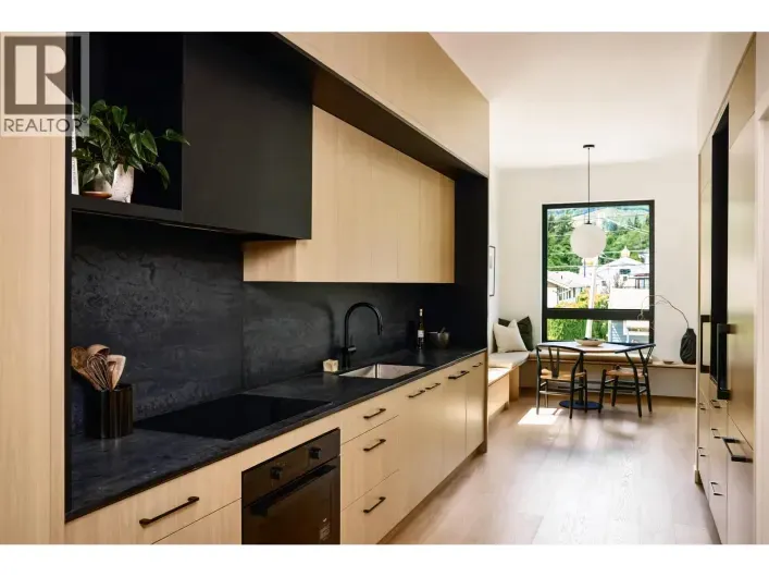 5 37940 FOURTH AVENUE, Squamish
