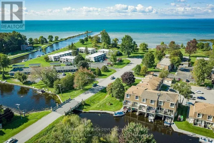 5 - 4 PARADISE BOULEVARD, Ramara