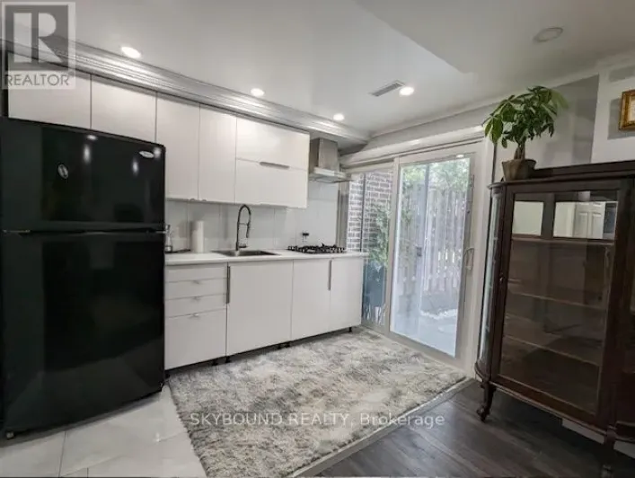 5 - 49 RED ROBIN WAY, Toronto