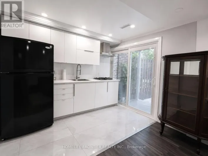 5 - 49 RED ROBIN WAY, Toronto