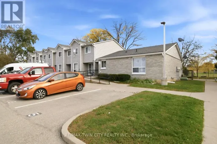5 - 492 GREY STREET, Brantford