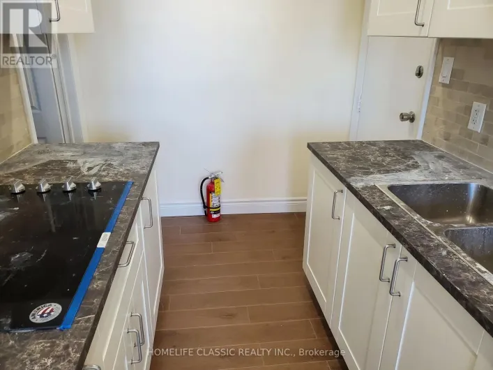 5 - 5 MAIN STREET S, Uxbridge