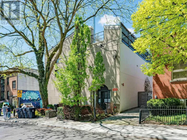 5 - 6 BARTLETT AVENUE W, Toronto