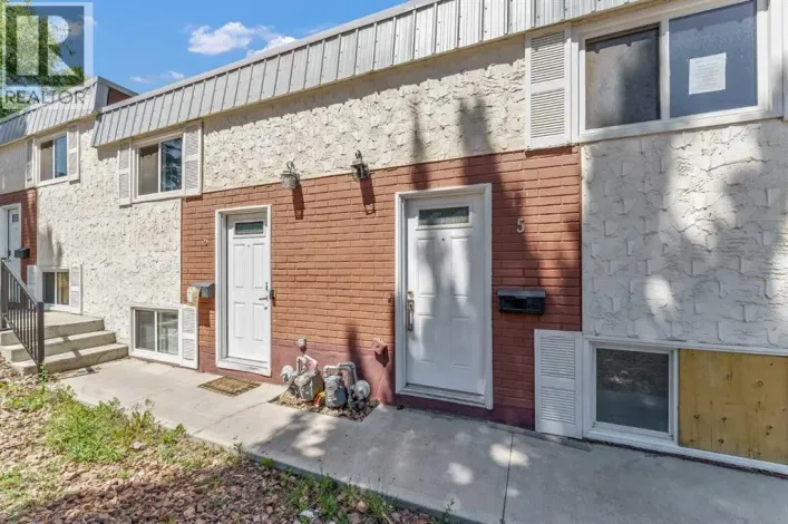5, 6 Chinook Drive SW, Medicine Hat
