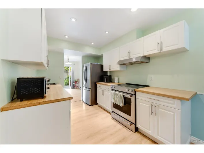 5 6712 BAKER ROAD, Delta